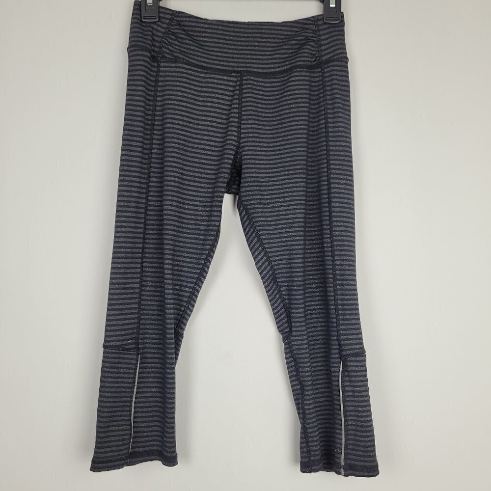Kyodan Gray Black Stripe Ruffle Back Capri Crop Legging S